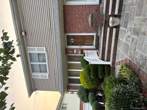 25011 40th Avenue, Little Neck NY 11363