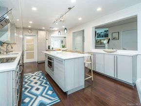 14 Combes Drive, Manhasset NY 11030
