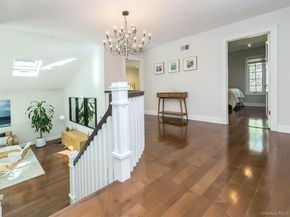 14 Combes Drive, Manhasset NY 11030