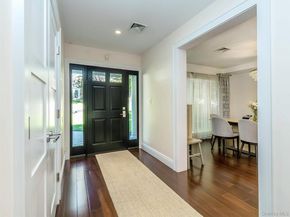 14 Combes Drive, Manhasset NY 11030