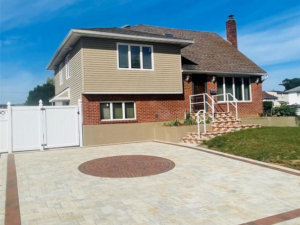 6 Martin Street, Massapequa NY 11758