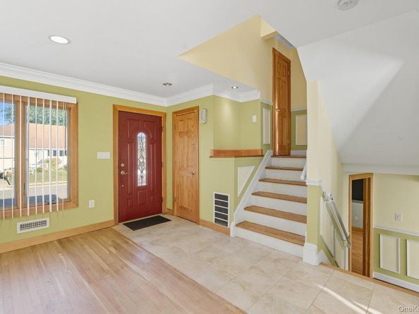 6 Martin Street, Massapequa NY 11758