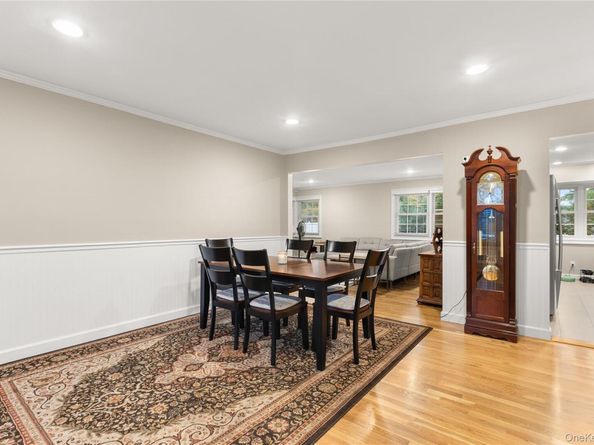 19 Blue Spruce Lane, Commack NY 11725