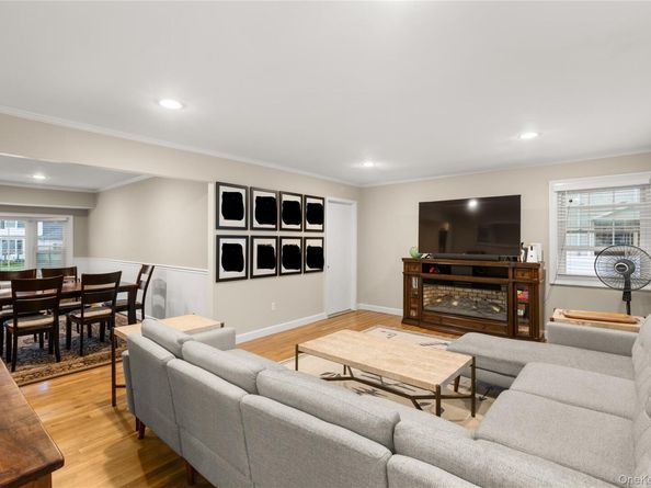 19 Blue Spruce Lane, Commack NY 11725