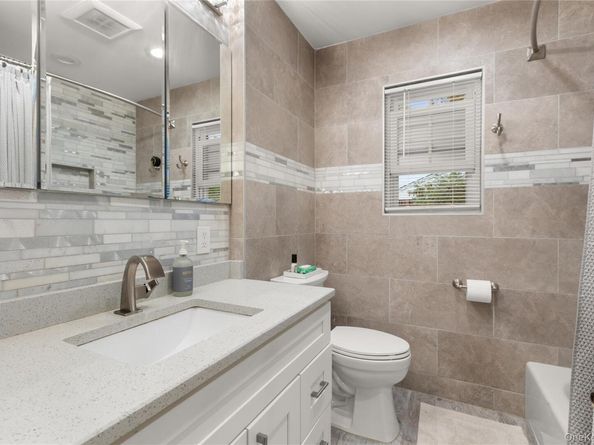 19 Blue Spruce Lane, Commack NY 11725