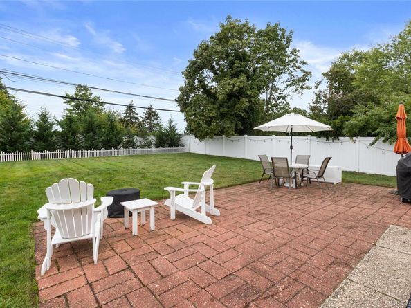 19 Blue Spruce Lane, Commack NY 11725