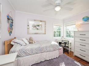 18 Lois Lane, Farmingdale NY 11735