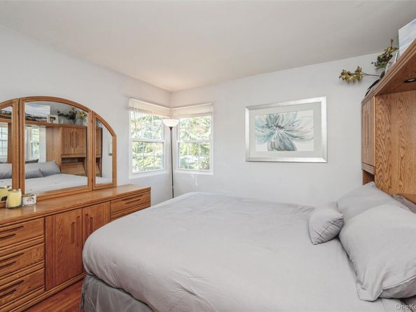 18 Lois Lane, Farmingdale NY 11735