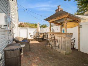 18 Lois Lane, Farmingdale NY 11735