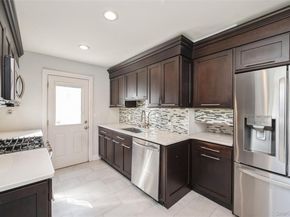 18 Lois Lane, Farmingdale NY 11735