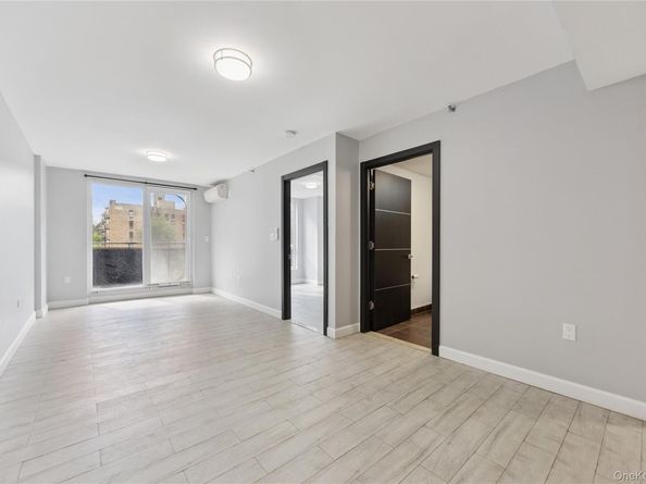 35-20 146 Street 3B, Flushing NY 11354