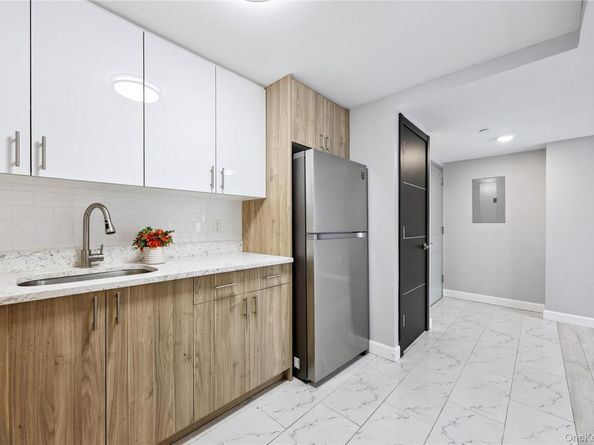35-20 146 Street 3B, Flushing NY 11354