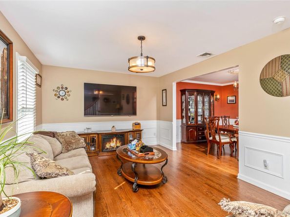 37 Tallmadge Trail, Miller Place NY 11764