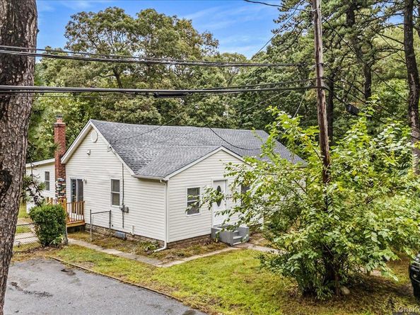 5 Sycamore Street, Centereach NY 11720