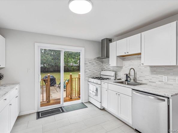 5 Sycamore Street, Centereach NY 11720