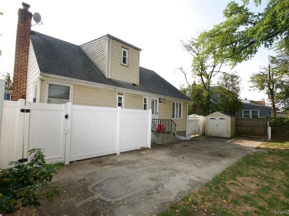 642 Dorothea Lane, Elmont NY 11003