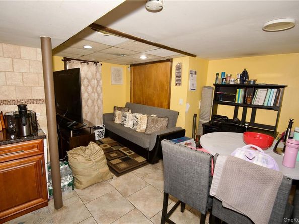 642 Dorothea Lane, Elmont NY 11003
