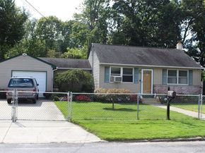 61 Saint Peters Drive, Brentwood NY 11717
