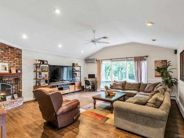 18 Norma Lane, Dix Hills NY 11746