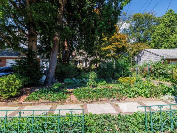 441 New York Avenue, Baldwin NY 11510