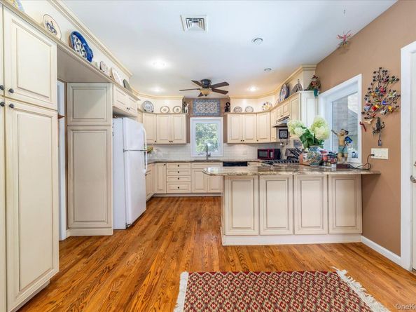 441 New York Avenue, Baldwin NY 11510