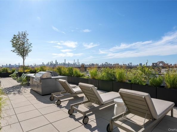 21-21 31st Street 4E, Astoria NY 11105