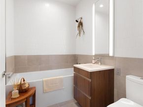 21-21 31st Street 4E, Astoria NY 11105