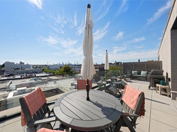 21-21 31st Street 4E, Astoria NY 11105