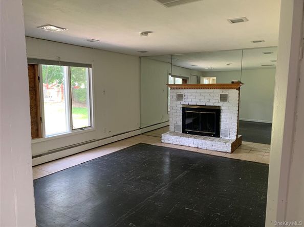 27 Monterey Lane, Centereach NY 11720