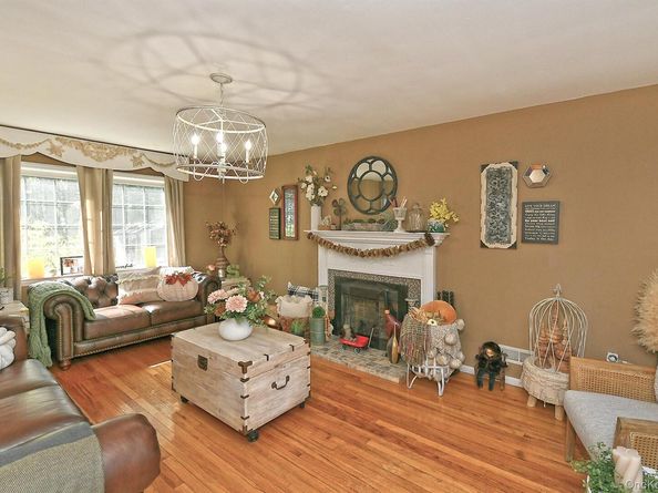 4 Cranford Road, Plainview NY 11803