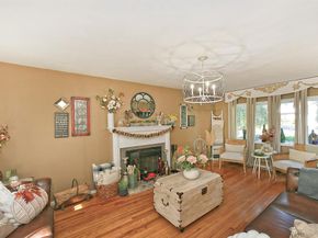 4 Cranford Road, Plainview NY 11803