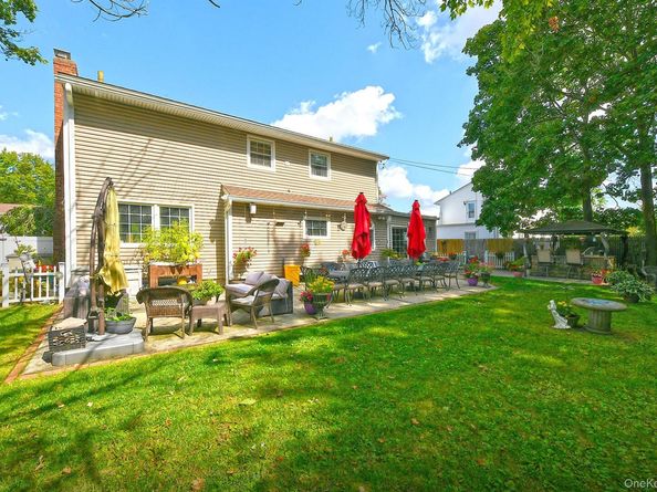 4 Cranford Road, Plainview NY 11803