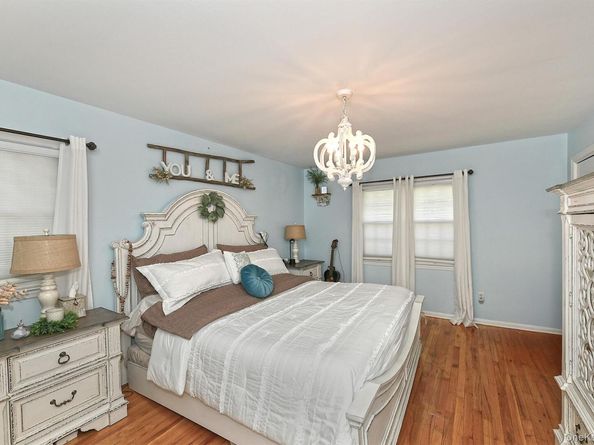 4 Cranford Road, Plainview NY 11803