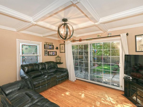 4 Cranford Road, Plainview NY 11803