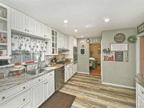 4 Cranford Road, Plainview NY 11803