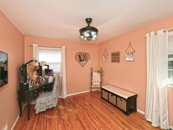 4 Cranford Road, Plainview NY 11803