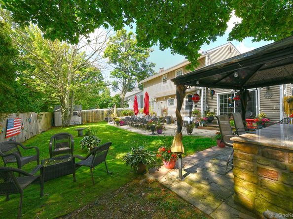 4 Cranford Road, Plainview NY 11803