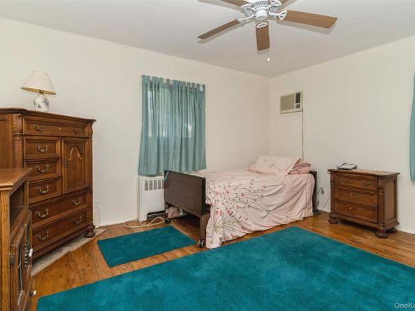 3860 Maplewood Drive, Seaford NY 11783