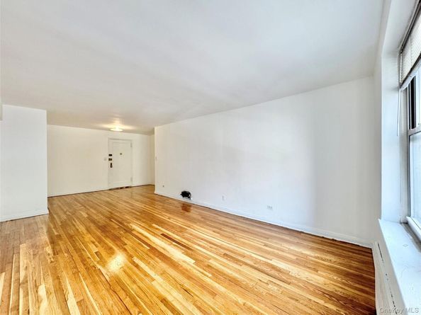 8337 Saint James Avenue Unit 3S, Elmhurst NY 11373