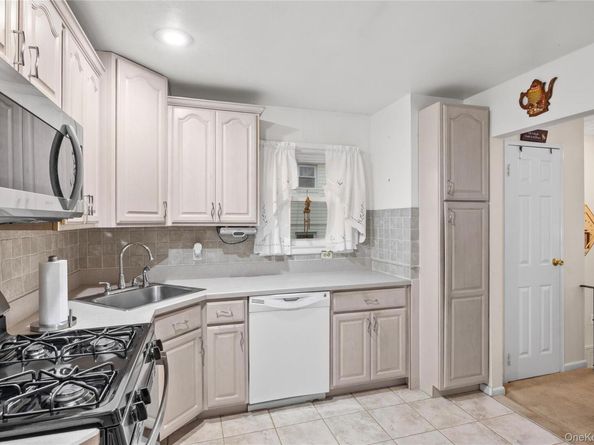 138 Carnegie Avenue, Elmont NY 11003