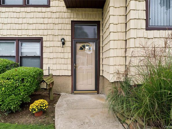 3612 Ladonia Street, Seaford NY 11783