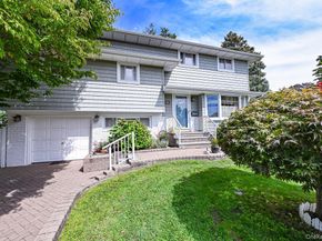 28 Halcourt Drive, Plainview NY 11803