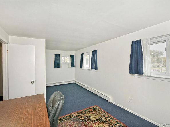 28 Halcourt Drive, Plainview NY 11803