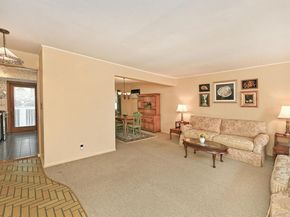 28 Halcourt Drive, Plainview NY 11803