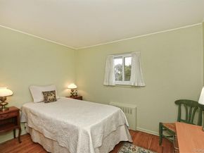 28 Halcourt Drive, Plainview NY 11803