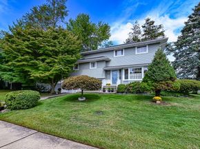 28 Halcourt Drive, Plainview NY 11803