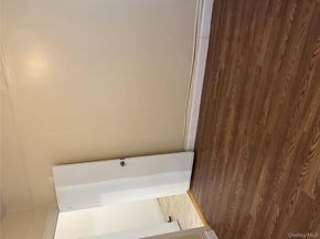 927 E 219th Street, Bronx NY 10469