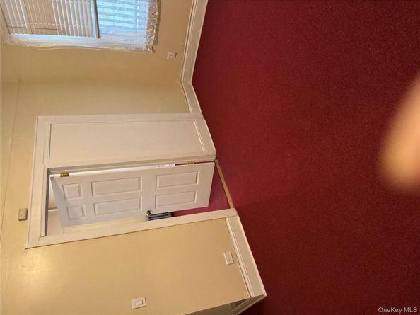 927 E 219th Street, Bronx NY 10469