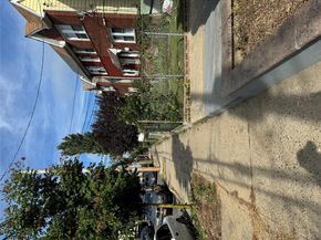 927 E 219th Street, Bronx NY 10469
