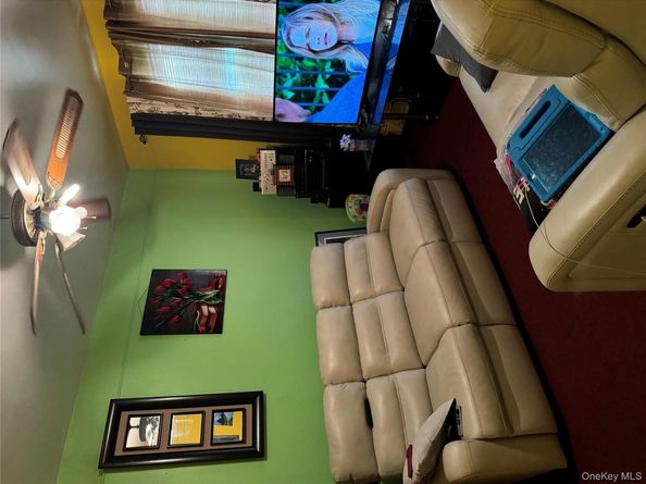 927 E 219th Street, Bronx NY 10469